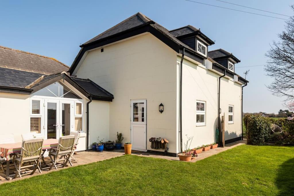 Woodfield Wellbeing Apartment Oving Exterior photo