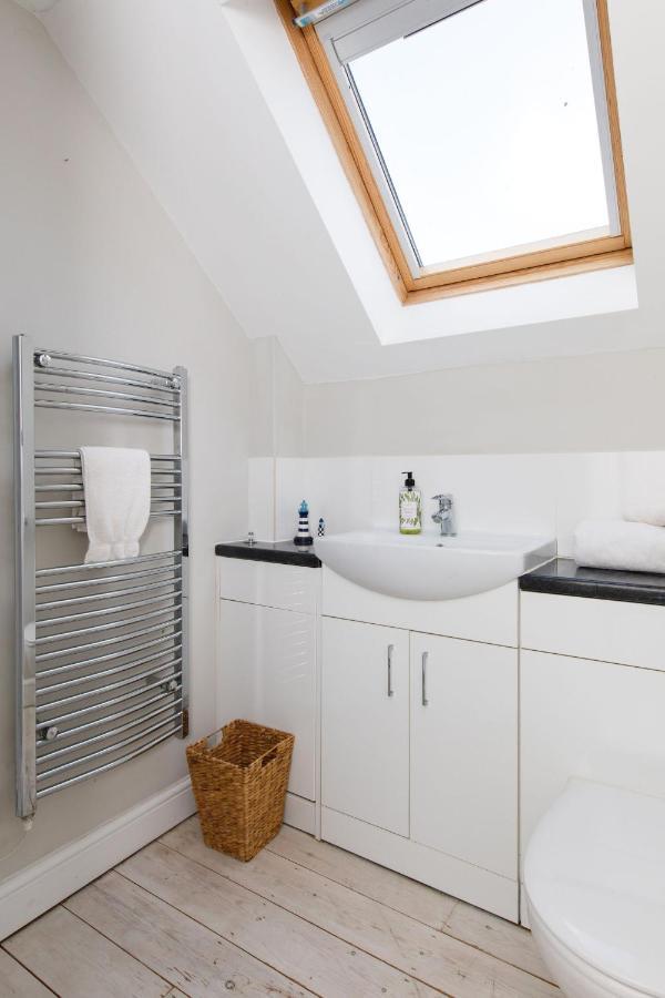 Woodfield Wellbeing Apartment Oving Exterior photo