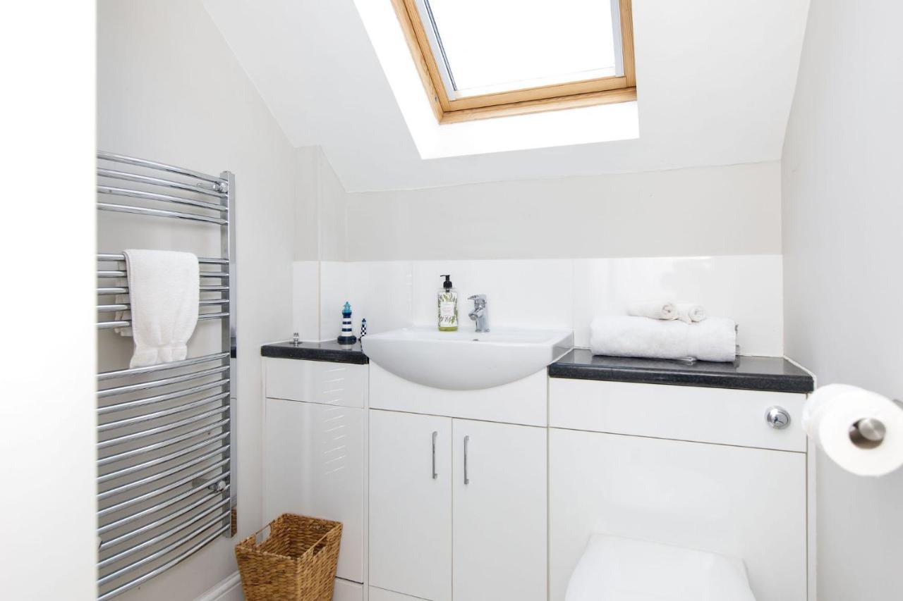 Woodfield Wellbeing Apartment Oving Exterior photo